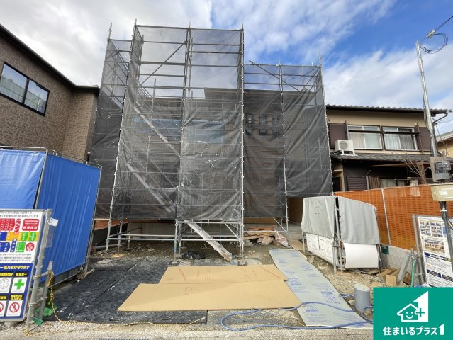 大津市真野　新築一戸建ての外観|周辺は落ち着いた街並みの住宅地！子育てがしやすい住環境です！まだ未完成ですが、現地でしかわからない事もございます。是非一度ご覧ください。
