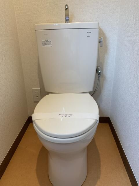 厚木市水引１丁目のテラスのトイレ