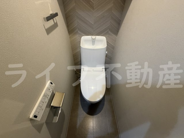 グラシアスコート荒本のトイレ|清潔感のあるトイレです
