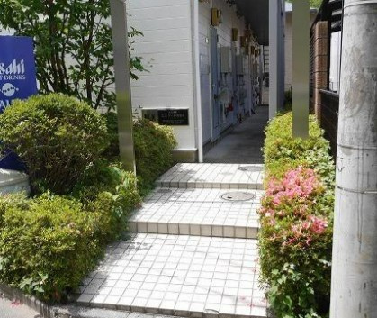 メゾン南大沢のエントランス