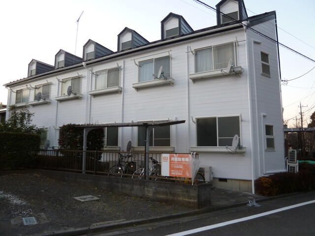 八王子市南大沢２丁目のアパートの外観