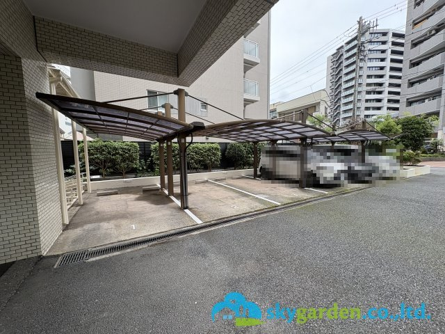 藤沢ダイカンプラザの駐車場