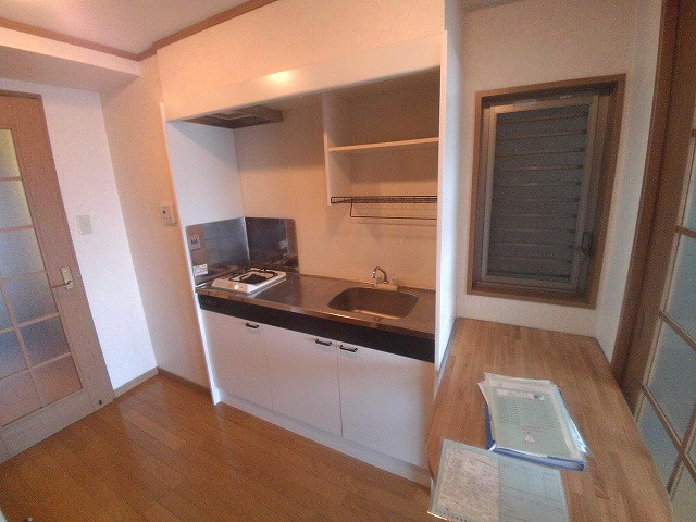 ポコアポコ明石鍛冶屋町Ⅲ番館のキッチン