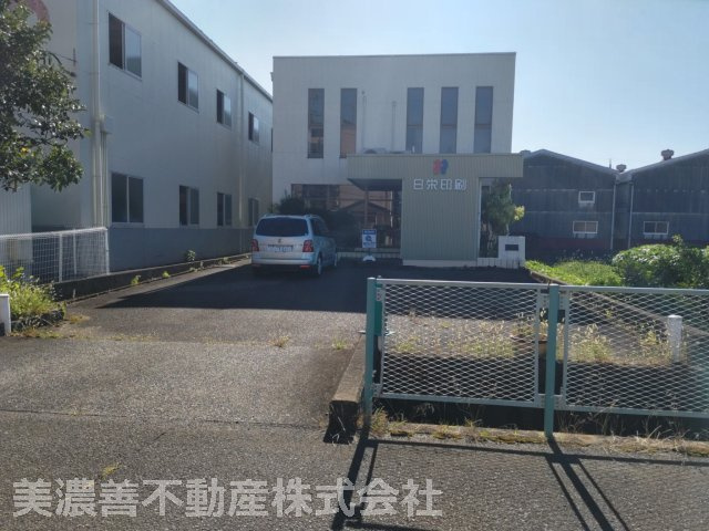 ６５５５１　岐阜市今嶺４丁目事務所・倉庫の外観