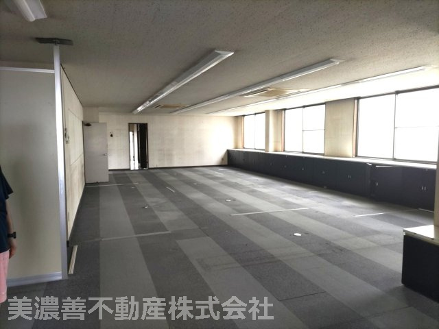 ６５５５１　岐阜市今嶺４丁目事務所・倉庫の内装