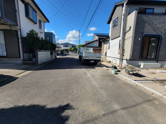 【ブルーミングガーデン】宇都宮市簗瀬町 全1棟の前面道路含む現地写真|〇1号棟〇
物件の詳細は事前に資料をご用意してお待ちしております。
月々の支払はどれくらい？マイホームの探し方、住宅ローンのシュミレーションもお任せくださいませ。
※2026年8月撮影