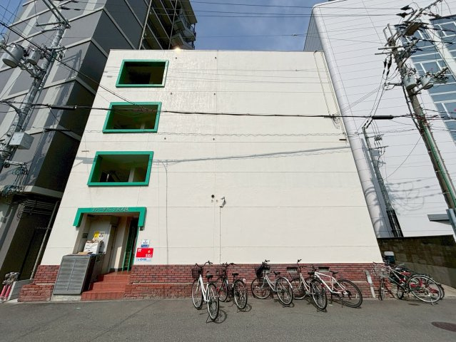 エバーグリーン新大阪の外観