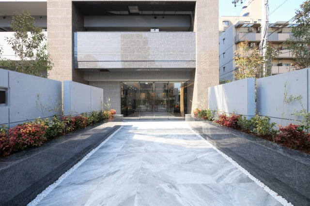 大阪市福島区海老江２丁目の賃貸マンションのエントランス