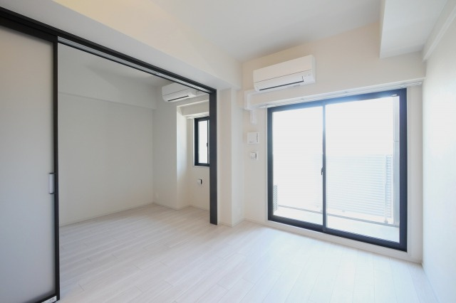大阪市福島区海老江２丁目の賃貸マンションの居間・リビング