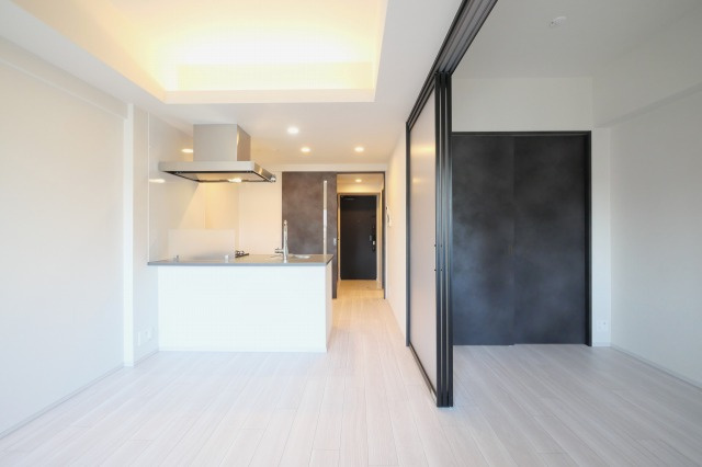 大阪市福島区海老江２丁目の賃貸マンションの居間・リビング