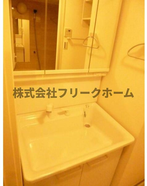 武蔵野市境南町１丁目のアパートの洗面所