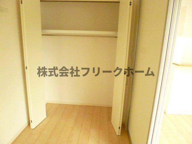 武蔵野市境南町１丁目のアパートの収納