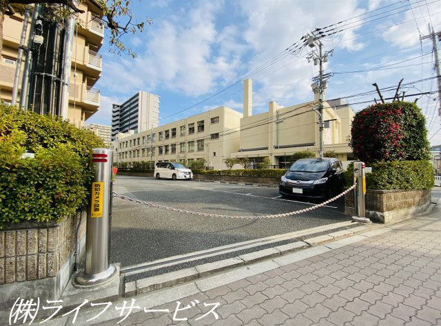【駐車場】 | グランドール北大阪 | 駐車場入口