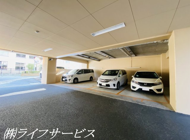 【駐車場】 | グランドール北大阪 | 敷地内駐車場