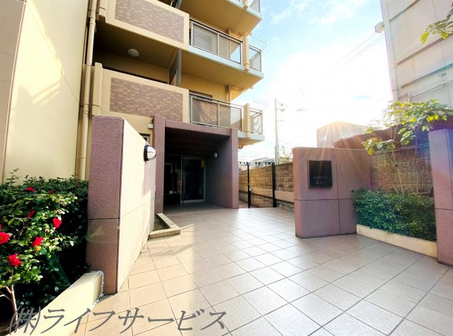 【エントランス】 | グランドール北大阪 | エントランス