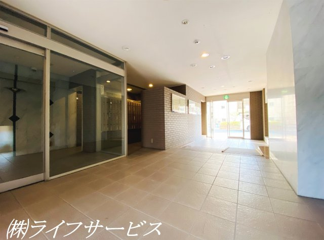 【エントランス】 | グランドール北大阪 | エントランス
