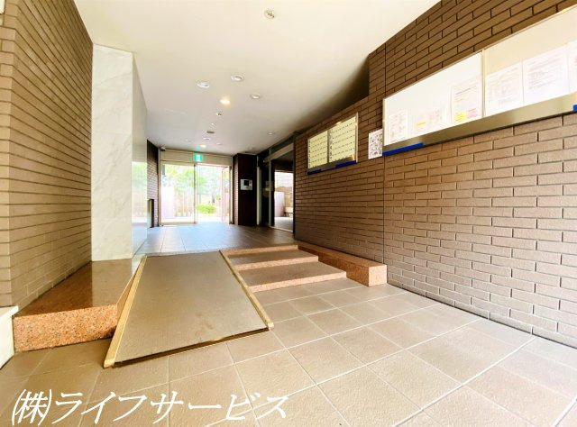 【エントランス】 | グランドール北大阪 | エントランス