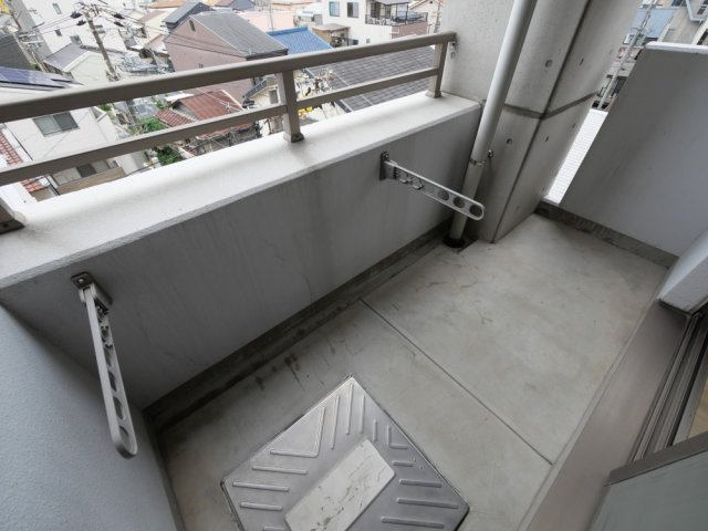大阪市福島区吉野１丁目の賃貸マンションのバルコニー