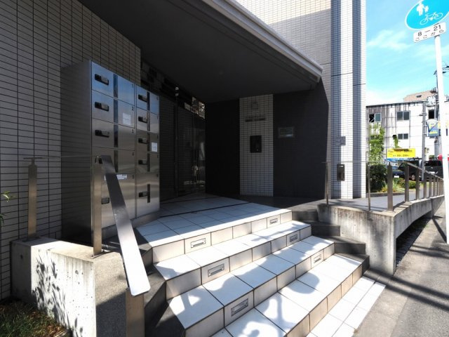 大阪市福島区海老江８丁目の賃貸マンションのロビー