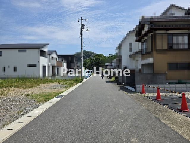 高知市瀬戸2丁目-2期1棟- 新築戸建ての前面道路含む現地写真