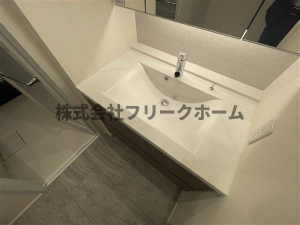 武蔵野市吉祥寺本町４丁目の賃貸マンションの洗面所