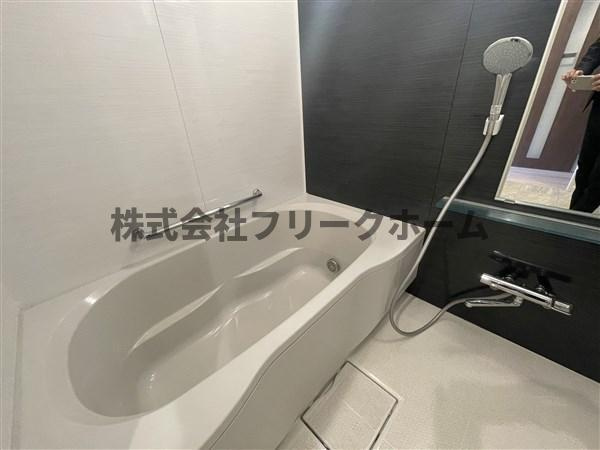 武蔵野市吉祥寺本町４丁目の賃貸マンションの浴室