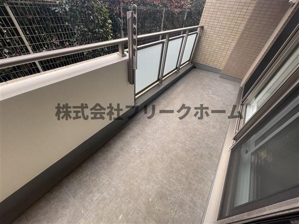 武蔵野市吉祥寺本町４丁目の賃貸マンションのバルコニー