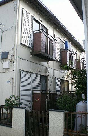 新妻ハイツの外観