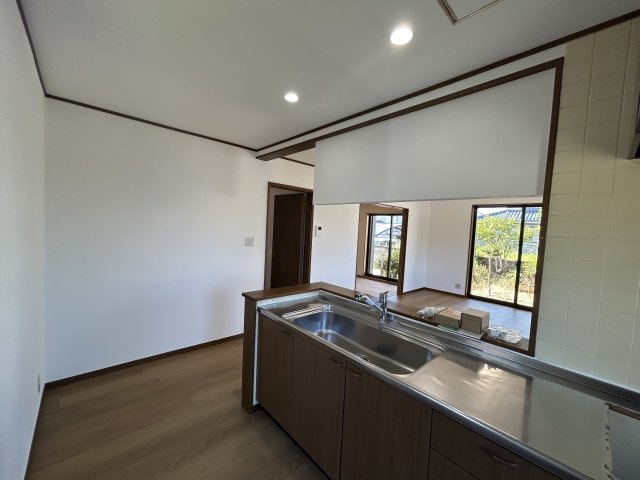 小松島市和田島町字松田新田　中古戸建のキッチン