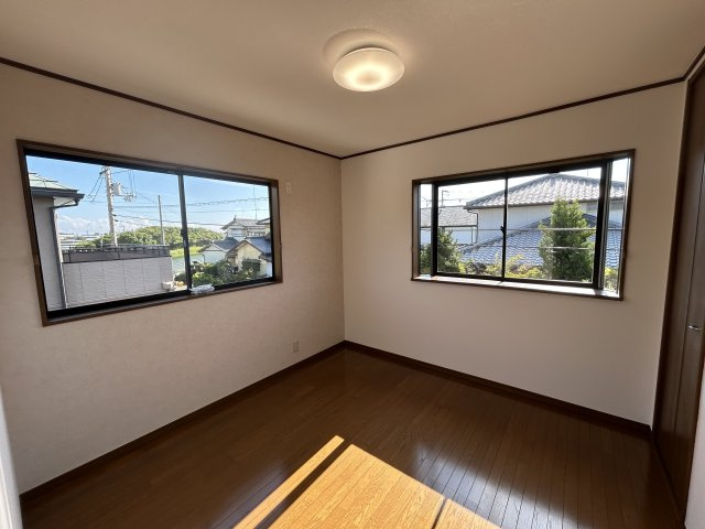 小松島市和田島町字松田新田　中古戸建の洋室