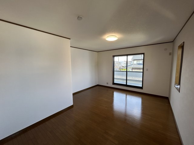 小松島市和田島町字松田新田　中古戸建の洋室