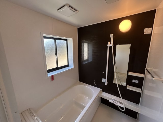 小松島市和田島町字松田新田　中古戸建の浴室
