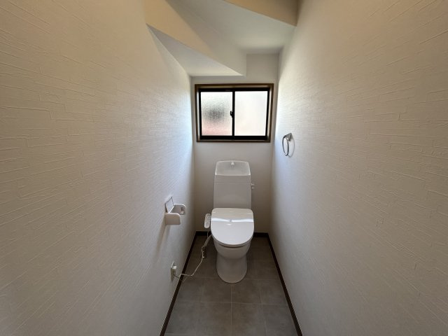 小松島市和田島町字松田新田　中古戸建のトイレ