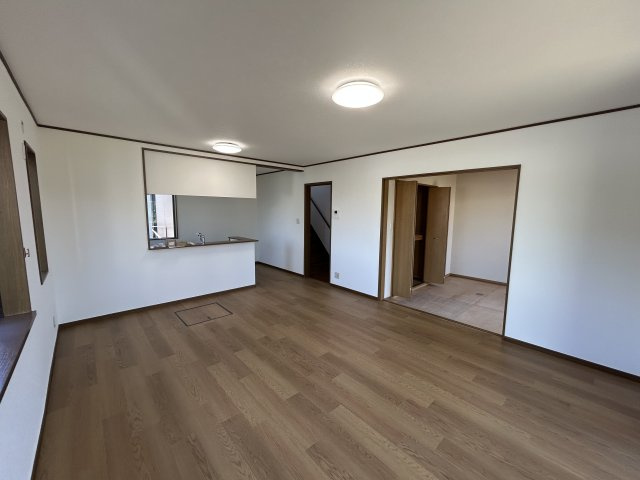 小松島市和田島町字松田新田　中古戸建の居間・リビング