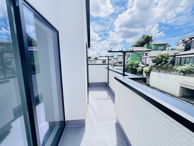 市川市曽谷４丁目新築戸建（曽谷16期）のバルコニー|南向きワイドバルコニー・日当たり良好♪