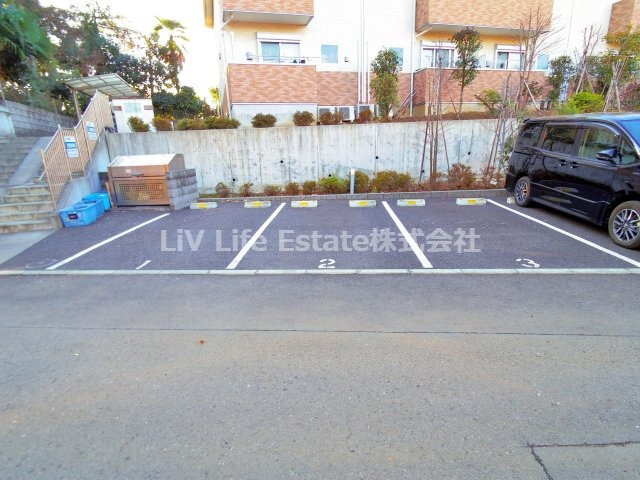 デュラカーサ　コブシⅣの駐車場