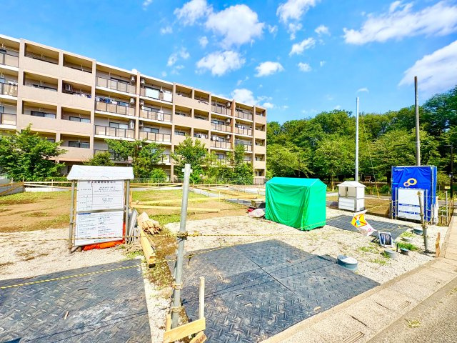 《仲介手数料半額》ふじみ野市大井2丁目　全5棟　4号棟の前面道路含む現地写真