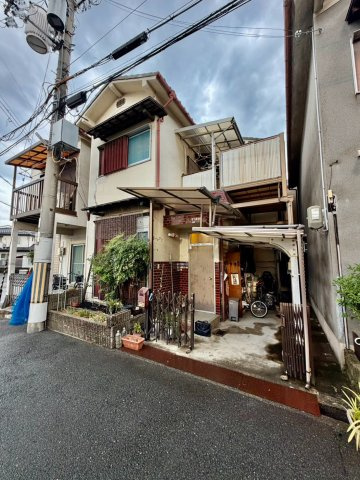 東大阪市新鴻池町の前面道路含む現地写真