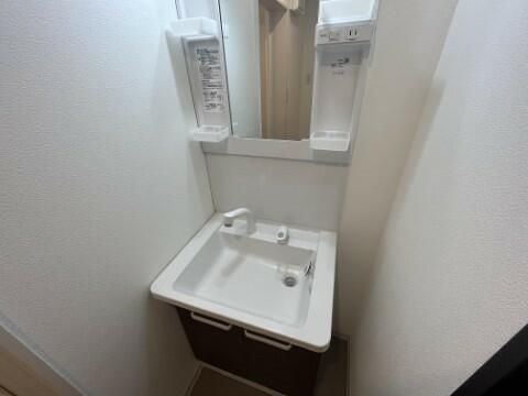 ジーメゾン春日部上蛭田の洗面所