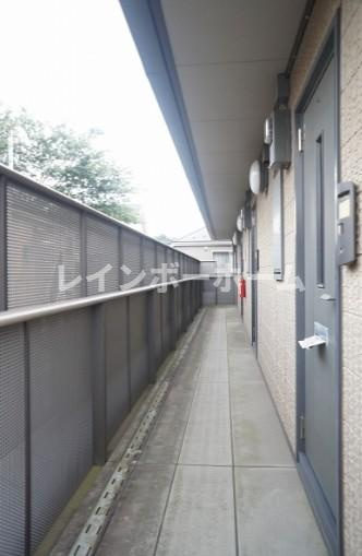 TRUSTIA 弐番館の玄関