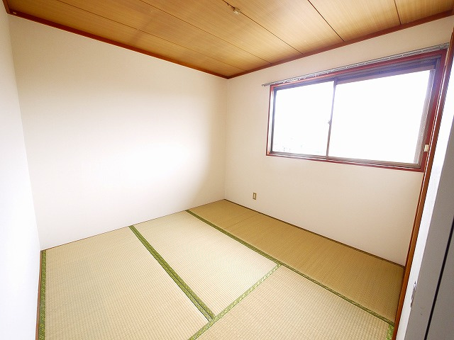 ヴィラ大安寺の和室