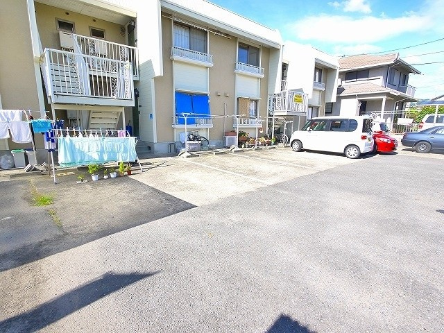 ヴィラ大安寺の駐車場