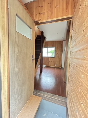 二宮町3丁目連棟住居(東3)の玄関