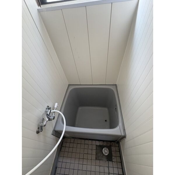 二宮町3丁目連棟住居(東3)の浴室