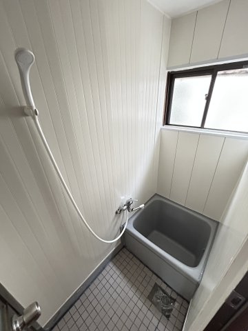 二宮町3丁目連棟住居(東3)の浴室