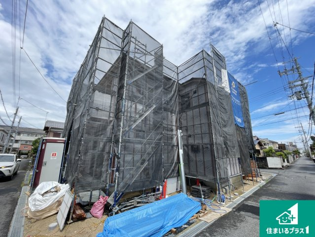 草津市野村　新築一戸建ての外観|周辺は落ち着いた街並みの住宅地！子育てがしやすい住環境です！まだ未完成ですが、現地でしかわからない事もございます。是非一度ご覧ください。