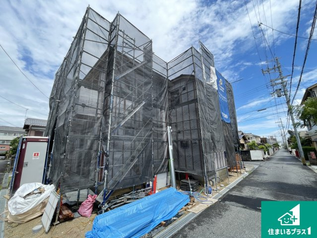 草津市野村　新築一戸建ての前面道路含む現地写真|現在建築中！落ち着いた街並みで新生活を始めることが出来そう！周辺の物件も併せてご紹介させて頂きます！