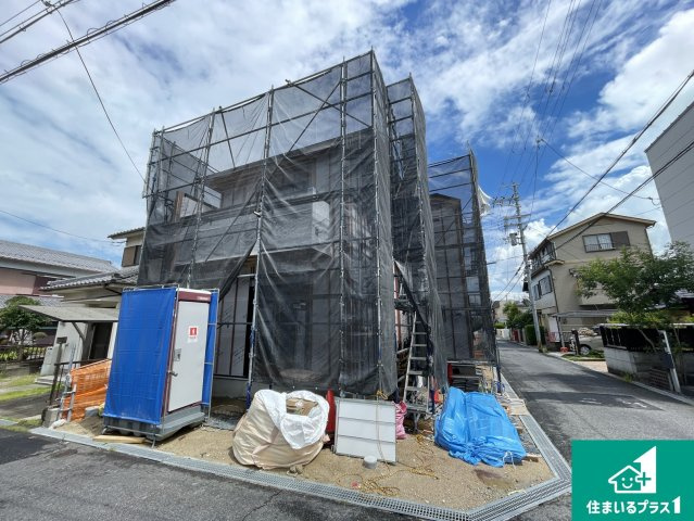 草津市野村　新築一戸建ての外観|周辺は落ち着いた街並みの住宅地！子育てがしやすい住環境です！まだ未完成ですが、現地でしかわからない事もございます。是非一度ご覧ください。