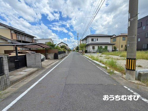 尾張旭市東印場町8期(全2棟)の前面道路含む現地写真
