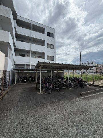 メゾンヒラクの駐車場
